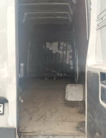 Білий Івеко Дейлі, об'ємом двигуна 3 л та пробігом 324 тис. км за 11000 $, фото 3 на Automoto.ua
