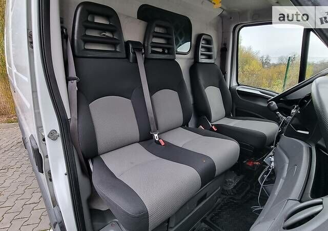 Белый Ивеко Дейли, объемом двигателя 2.3 л и пробегом 249 тыс. км за 11500 $, фото 39 на Automoto.ua