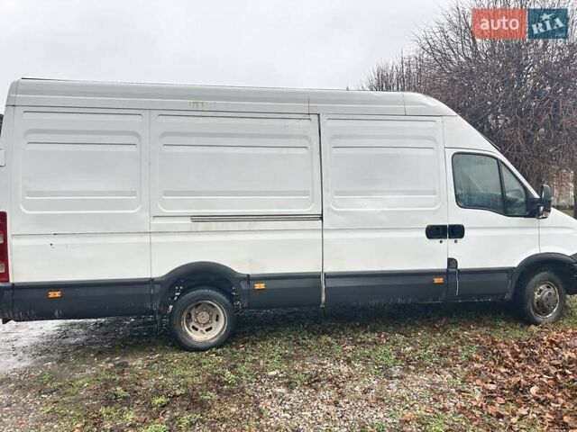Белый Ивеко Дейли, объемом двигателя 3 л и пробегом 322 тыс. км за 8800 $, фото 4 на Automoto.ua