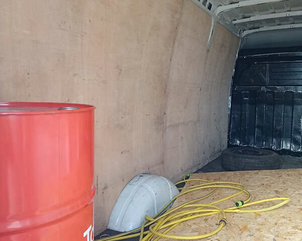 Білий Івеко Дейлі, об'ємом двигуна 2.29 л та пробігом 400 тис. км за 16700 $, фото 14 на Automoto.ua