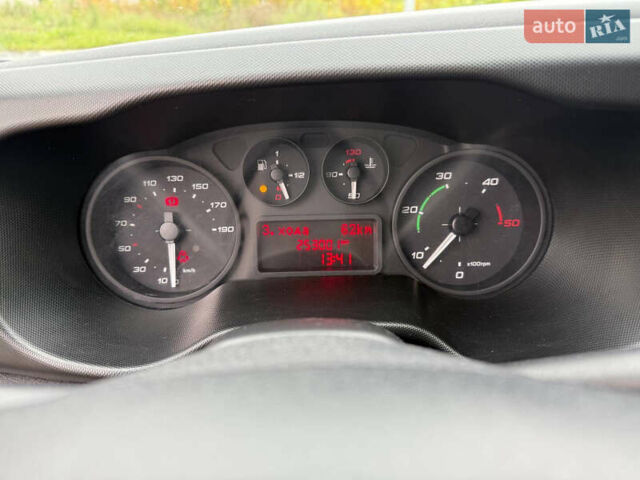 Белый Ивеко Дейли, объемом двигателя 2.29 л и пробегом 253 тыс. км за 12900 $, фото 13 на Automoto.ua