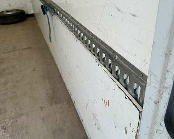 Белый Ивеко Дейли, объемом двигателя 3 л и пробегом 362 тыс. км за 22500 $, фото 12 на Automoto.ua