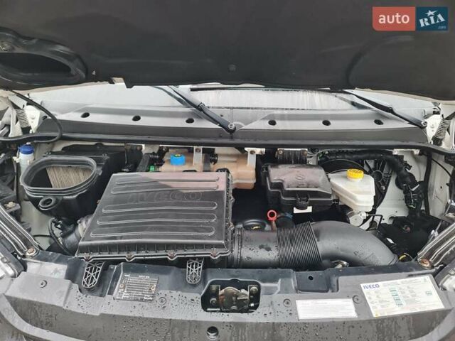Белый Ивеко Дейли, объемом двигателя 3 л и пробегом 209 тыс. км за 31650 $, фото 2 на Automoto.ua