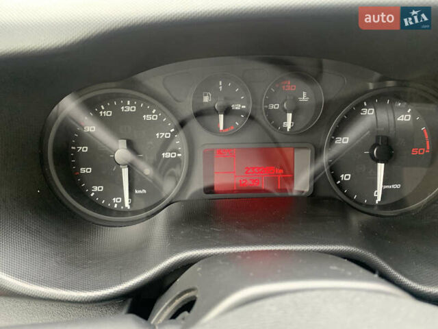 Белый Ивеко Дейли, объемом двигателя 0 л и пробегом 233 тыс. км за 24000 $, фото 31 на Automoto.ua