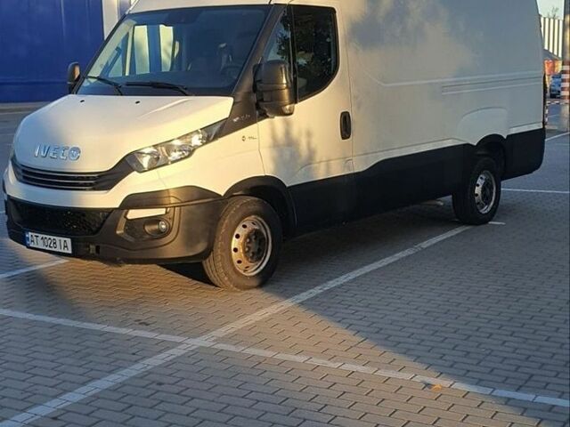 Белый Ивеко Дейли, объемом двигателя 2.3 л и пробегом 357 тыс. км за 16300 $, фото 3 на Automoto.ua