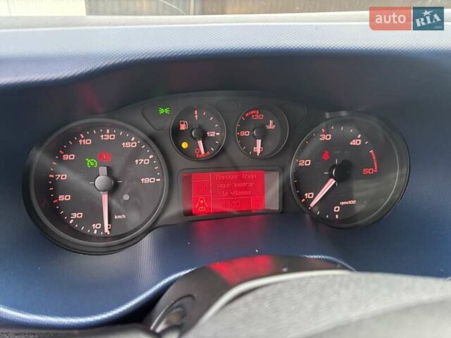 Белый Ивеко Дейли, объемом двигателя 2.3 л и пробегом 260 тыс. км за 21900 $, фото 12 на Automoto.ua