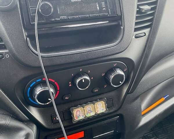 Білий Івеко Дейлі, об'ємом двигуна 3 л та пробігом 435 тис. км за 21999 $, фото 10 на Automoto.ua