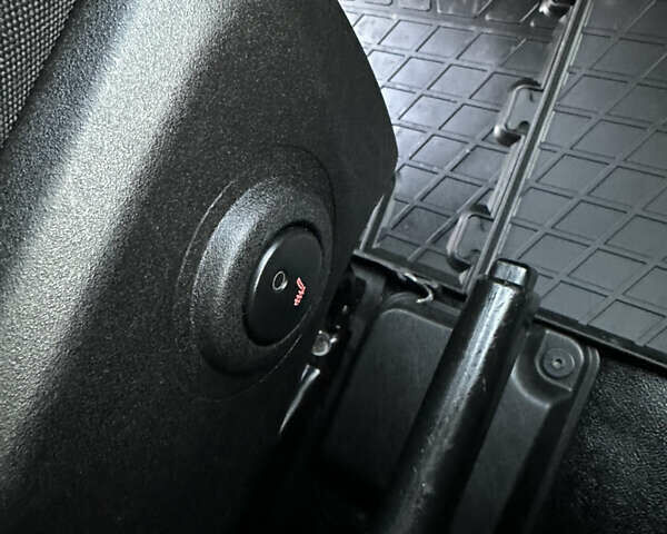 Белый Ивеко Дейли, объемом двигателя 3 л и пробегом 264 тыс. км за 34800 $, фото 15 на Automoto.ua