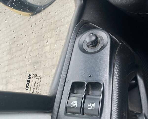 Білий Івеко Дейлі, об'ємом двигуна 3 л та пробігом 435 тис. км за 21999 $, фото 7 на Automoto.ua