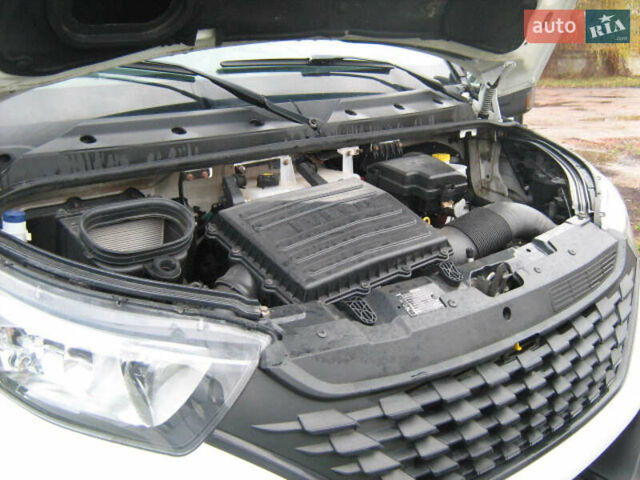 Білий Івеко Дейлі, об'ємом двигуна 2.29 л та пробігом 380 тис. км за 18900 $, фото 22 на Automoto.ua