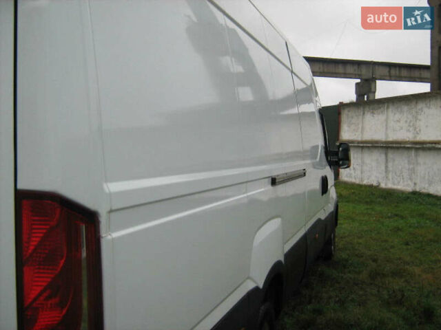 Білий Івеко Дейлі, об'ємом двигуна 2.29 л та пробігом 380 тис. км за 18900 $, фото 7 на Automoto.ua