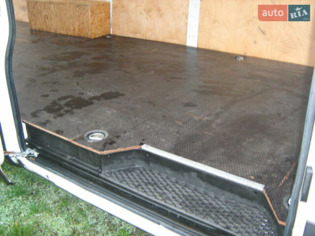 Білий Івеко Дейлі, об'ємом двигуна 2.29 л та пробігом 380 тис. км за 18900 $, фото 13 на Automoto.ua