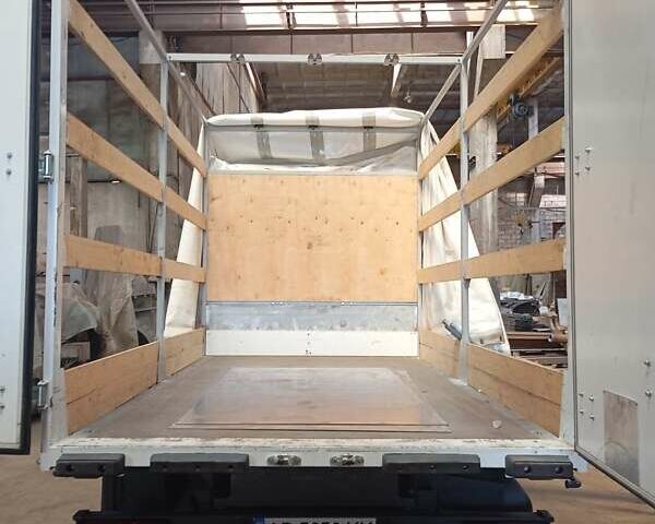 Білий Івеко Дейлі, об'ємом двигуна 3 л та пробігом 50 тис. км за 47000 $, фото 4 на Automoto.ua