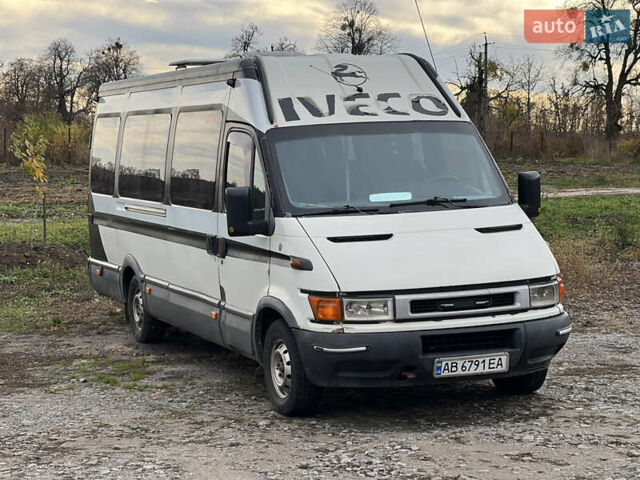 Белый Ивеко Дейли, объемом двигателя 2.8 л и пробегом 300 тыс. км за 3500 $, фото 2 на Automoto.ua