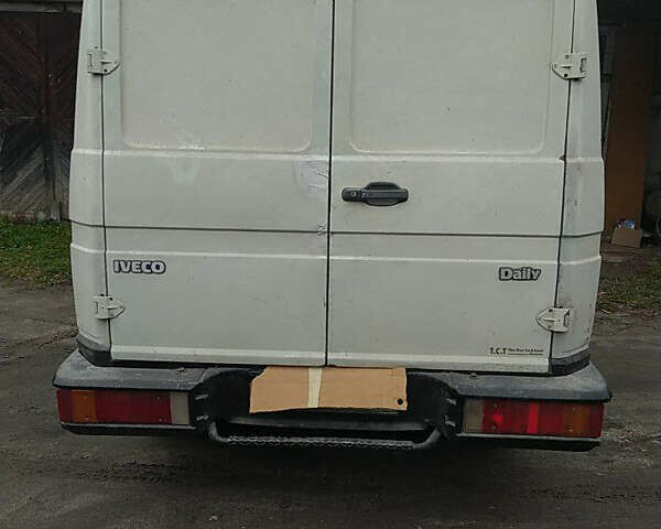 Білий Івеко Дейлі, об'ємом двигуна 2.5 л та пробігом 320 тис. км за 3500 $, фото 5 на Automoto.ua