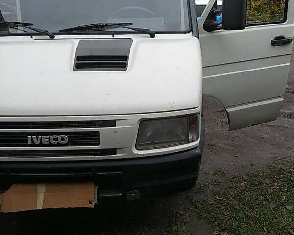 Білий Івеко Дейлі, об'ємом двигуна 2.5 л та пробігом 320 тис. км за 3500 $, фото 2 на Automoto.ua