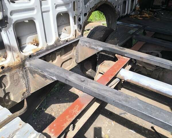 Белый Ивеко Дейли, объемом двигателя 2.8 л и пробегом 350 тыс. км за 7200 $, фото 1 на Automoto.ua