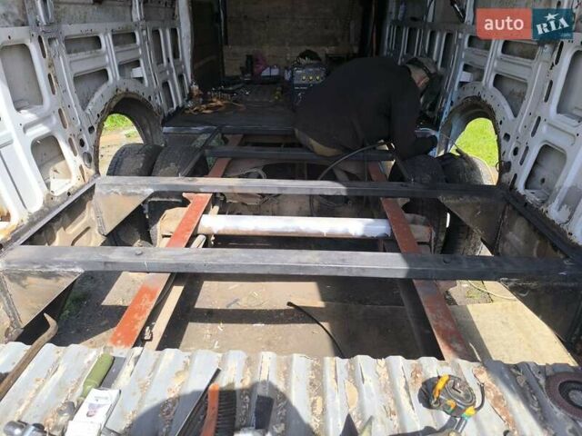 Белый Ивеко Дейли, объемом двигателя 2.8 л и пробегом 350 тыс. км за 7200 $, фото 14 на Automoto.ua
