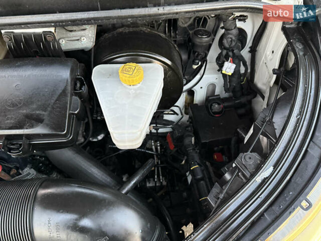 Белый Ивеко Дейли, объемом двигателя 3 л и пробегом 231 тыс. км за 30400 $, фото 17 на Automoto.ua