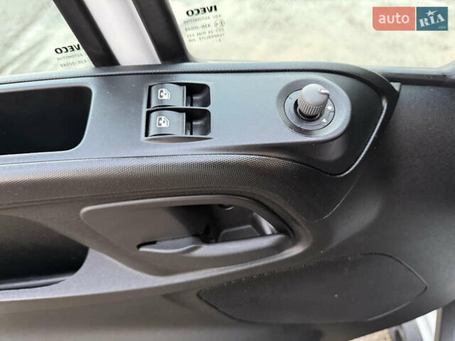 Белый Ивеко Дейли, объемом двигателя 3 л и пробегом 231 тыс. км за 30400 $, фото 31 на Automoto.ua