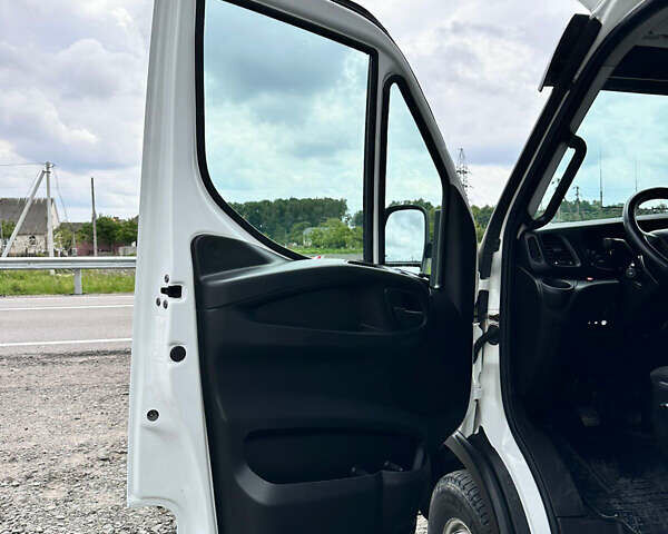 Белый Ивеко Дейли, объемом двигателя 3 л и пробегом 320 тыс. км за 26500 $, фото 53 на Automoto.ua