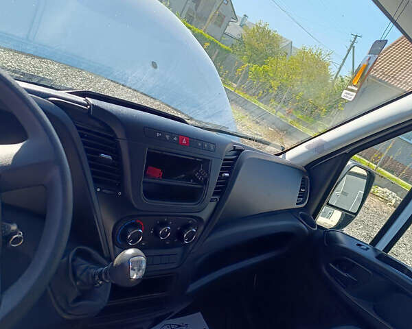 Білий Івеко Дейлі, об'ємом двигуна 3 л та пробігом 407 тис. км за 14800 $, фото 4 на Automoto.ua