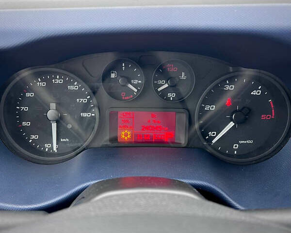 Белый Ивеко Дейли, объемом двигателя 3 л и пробегом 240 тыс. км за 35000 $, фото 25 на Automoto.ua