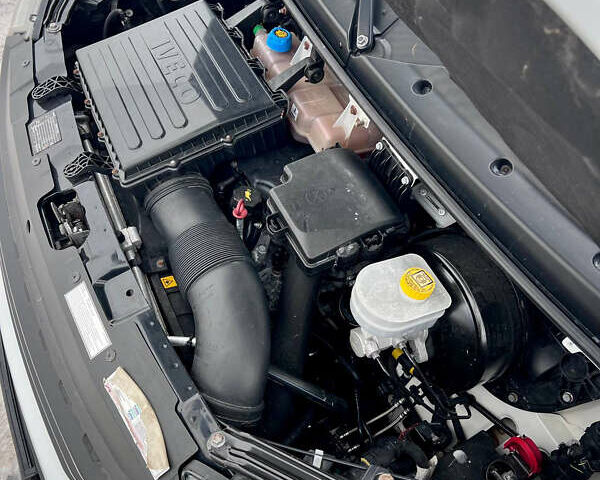 Белый Ивеко Дейли, объемом двигателя 3 л и пробегом 240 тыс. км за 35000 $, фото 48 на Automoto.ua