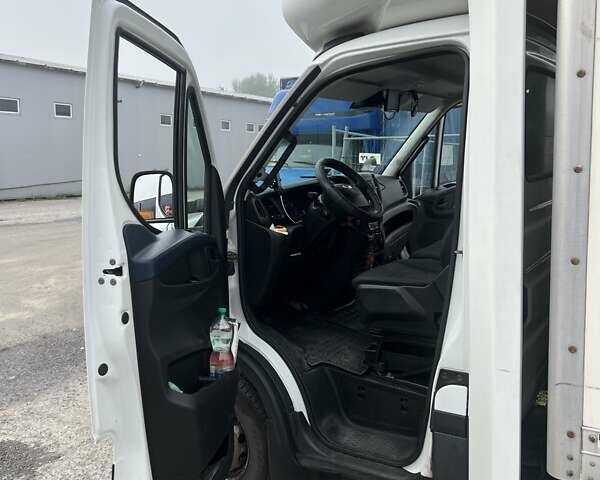 Білий Івеко Дейлі, об'ємом двигуна 3 л та пробігом 245 тис. км за 25900 $, фото 4 на Automoto.ua