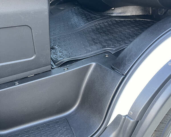 Белый Ивеко Дейли, объемом двигателя 3 л и пробегом 234 тыс. км за 25999 $, фото 39 на Automoto.ua