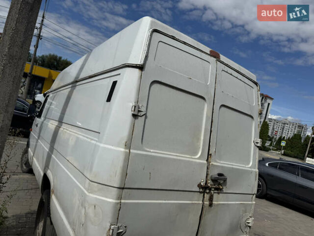 Белый Ивеко Дейли, объемом двигателя 2.5 л и пробегом 98 тыс. км за 3500 $, фото 2 на Automoto.ua