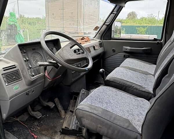 Белый Ивеко Дейли, объемом двигателя 2.5 л и пробегом 500 тыс. км за 700 $, фото 3 на Automoto.ua
