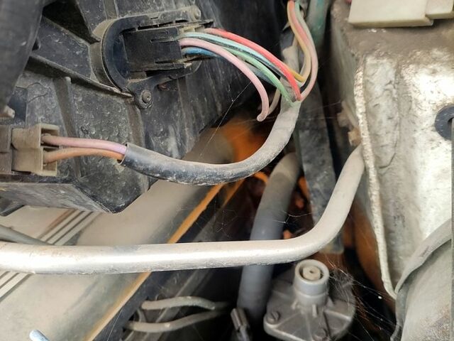 Белый Ивеко Дейли, объемом двигателя 2.4 л и пробегом 250 тыс. км за 1400 $, фото 5 на Automoto.ua