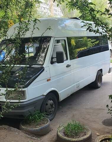Білий Івеко Дейлі, об'ємом двигуна 2.79 л та пробігом 358 тис. км за 2850 $, фото 25 на Automoto.ua