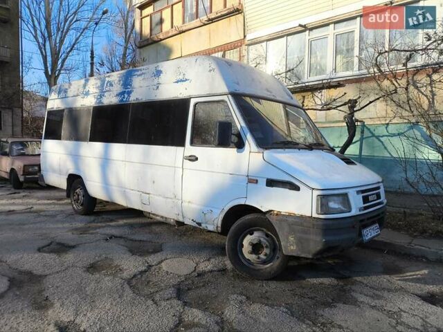 Белый Ивеко Дейли, объемом двигателя 2.8 л и пробегом 255 тыс. км за 1999 $, фото 1 на Automoto.ua
