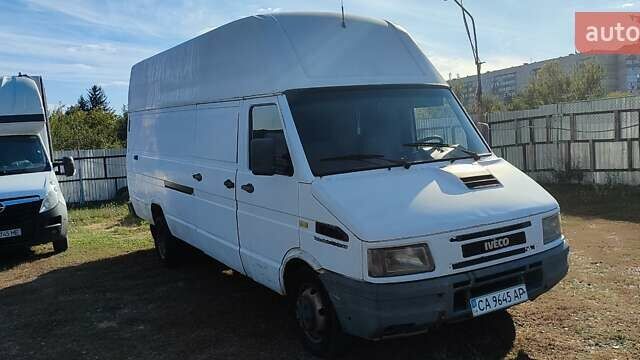 Белый Ивеко Дейли, объемом двигателя 2.8 л и пробегом 678 тыс. км за 3200 $, фото 2 на Automoto.ua