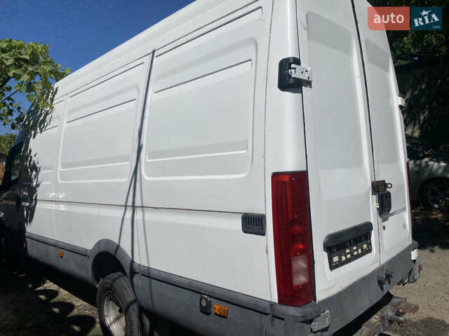 Білий Івеко Дейлі, об'ємом двигуна 2.8 л та пробігом 256 тис. км за 4499 $, фото 7 на Automoto.ua