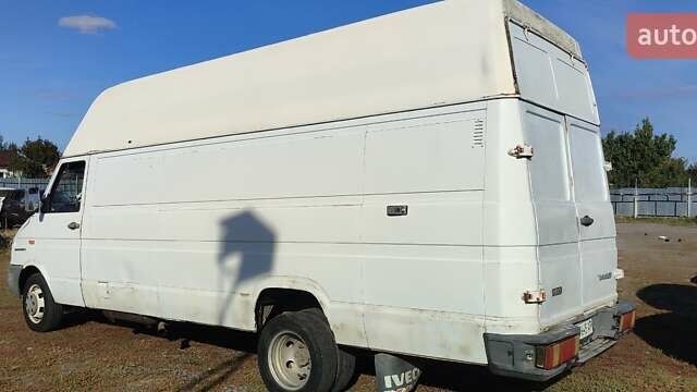 Белый Ивеко Дейли, объемом двигателя 2.8 л и пробегом 678 тыс. км за 3200 $, фото 5 на Automoto.ua