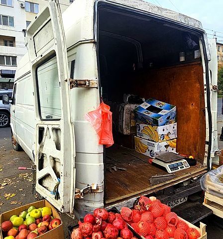 Білий Івеко Дейлі, об'ємом двигуна 28 л та пробігом 300 тис. км за 1800 $, фото 5 на Automoto.ua