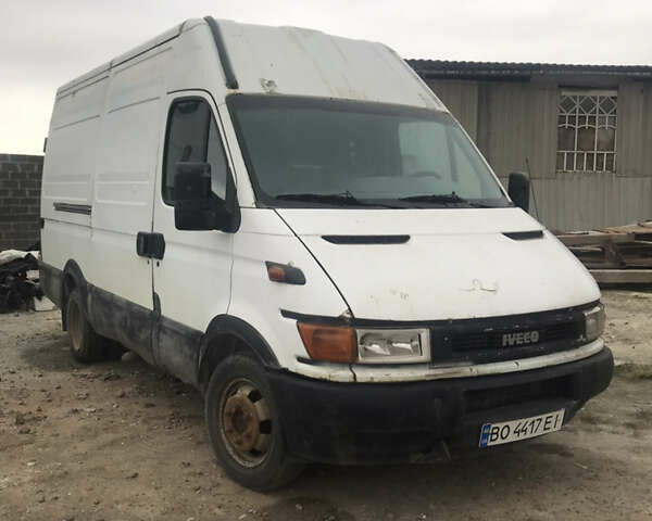 Белый Ивеко Дейли, объемом двигателя 2.8 л и пробегом 300 тыс. км за 3400 $, фото 2 на Automoto.ua