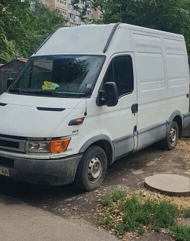 Білий Івеко Дейлі, об'ємом двигуна 2.8 л та пробігом 385 тис. км за 3750 $, фото 32 на Automoto.ua