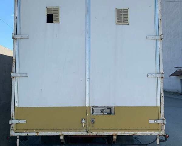Белый Ивеко Дейли, объемом двигателя 2.8 л и пробегом 400 тыс. км за 6800 $, фото 1 на Automoto.ua