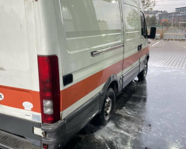 Белый Ивеко Дейли, объемом двигателя 2.8 л и пробегом 400 тыс. км за 3200 $, фото 5 на Automoto.ua