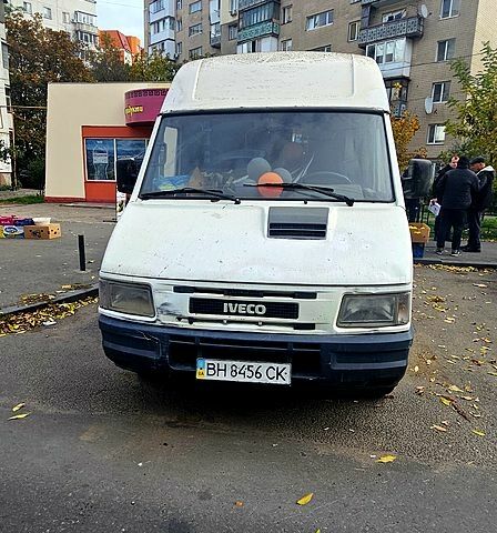 Білий Івеко Дейлі, об'ємом двигуна 28 л та пробігом 300 тис. км за 1800 $, фото 3 на Automoto.ua