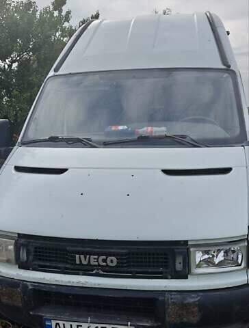 Белый Ивеко Дейли, объемом двигателя 3 л и пробегом 300 тыс. км за 6500 $, фото 2 на Automoto.ua