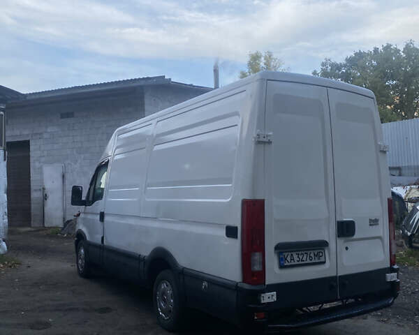 Белый Ивеко Дейли, объемом двигателя 2.8 л и пробегом 900 тыс. км за 5000 $, фото 2 на Automoto.ua