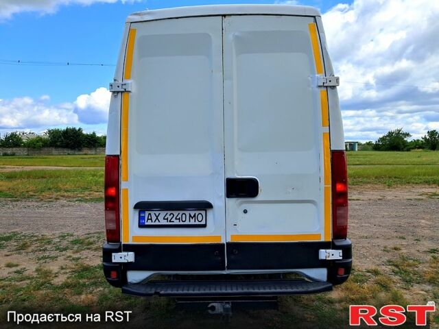 Белый Ивеко Дейли, объемом двигателя 2.8 л и пробегом 432 тыс. км за 8000 $, фото 4 на Automoto.ua