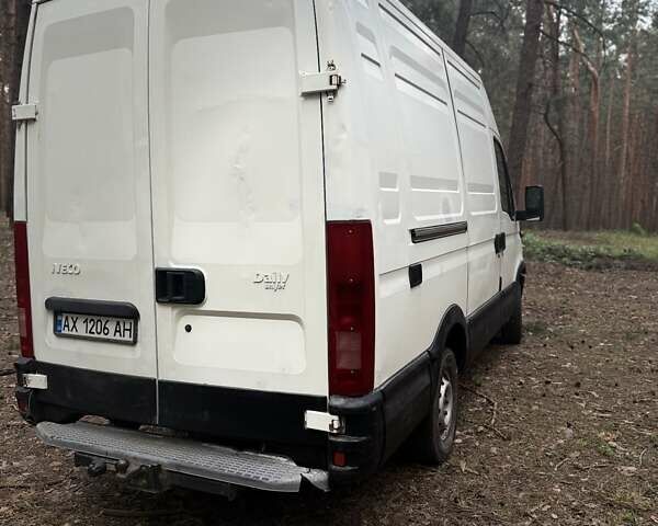 Белый Ивеко Дейли, объемом двигателя 2.8 л и пробегом 364 тыс. км за 4200 $, фото 4 на Automoto.ua