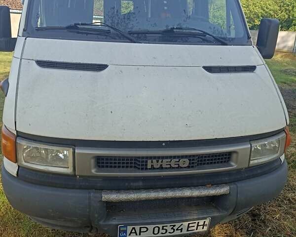 Белый Ивеко Дейли, объемом двигателя 2.8 л и пробегом 210 тыс. км за 5000 $, фото 1 на Automoto.ua