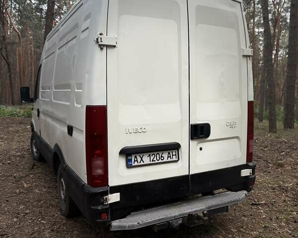 Белый Ивеко Дейли, объемом двигателя 2.8 л и пробегом 364 тыс. км за 4200 $, фото 7 на Automoto.ua